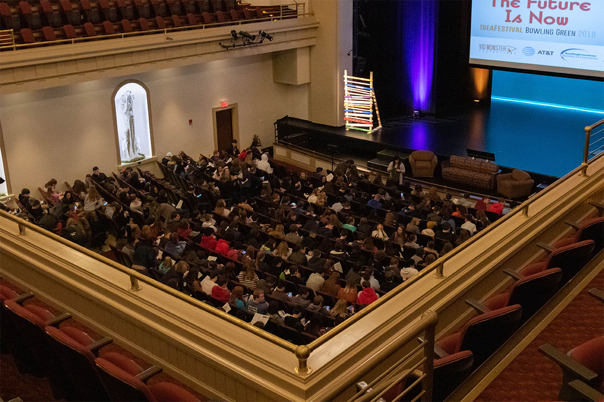 picture of IFBG attendees in Vanmeter Hallat WKU
