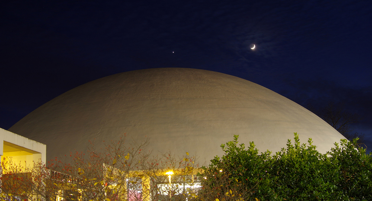 /hardinplanetarium/images/hero-img_exterior-sky2.jpg