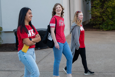 WKU Students walking