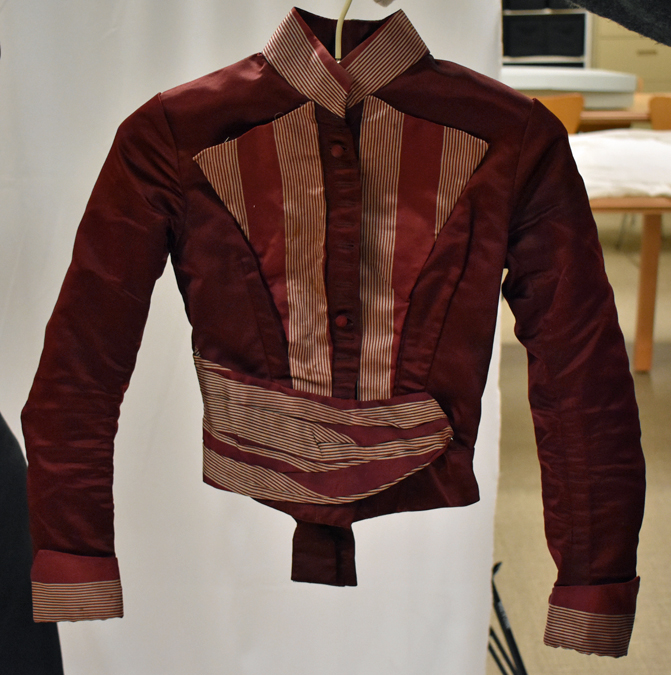 1983.12.2 red bodice