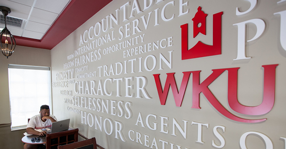 WKU student at computer in Mahurin Honors College